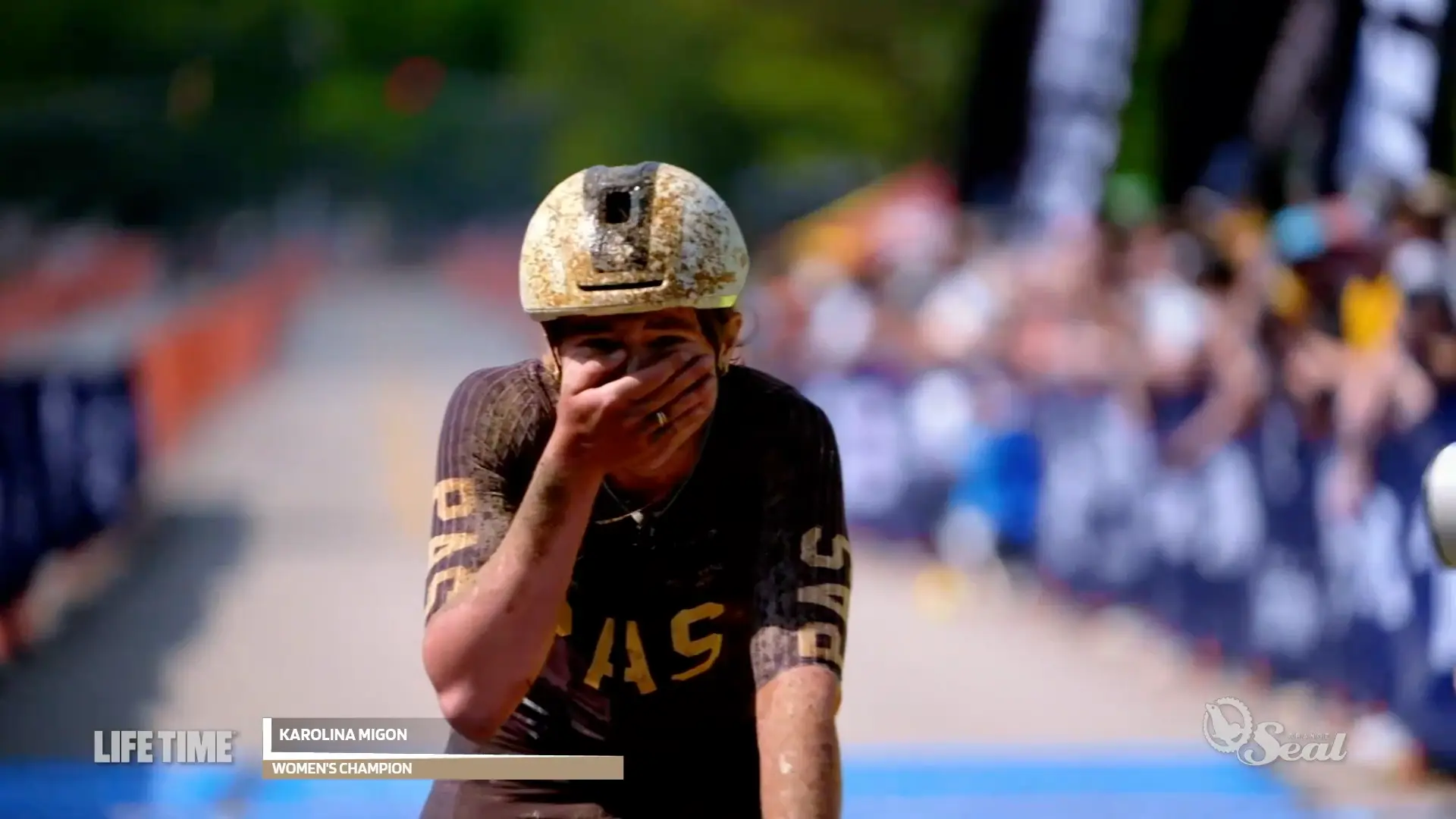UNBOUND Gravel women's finish